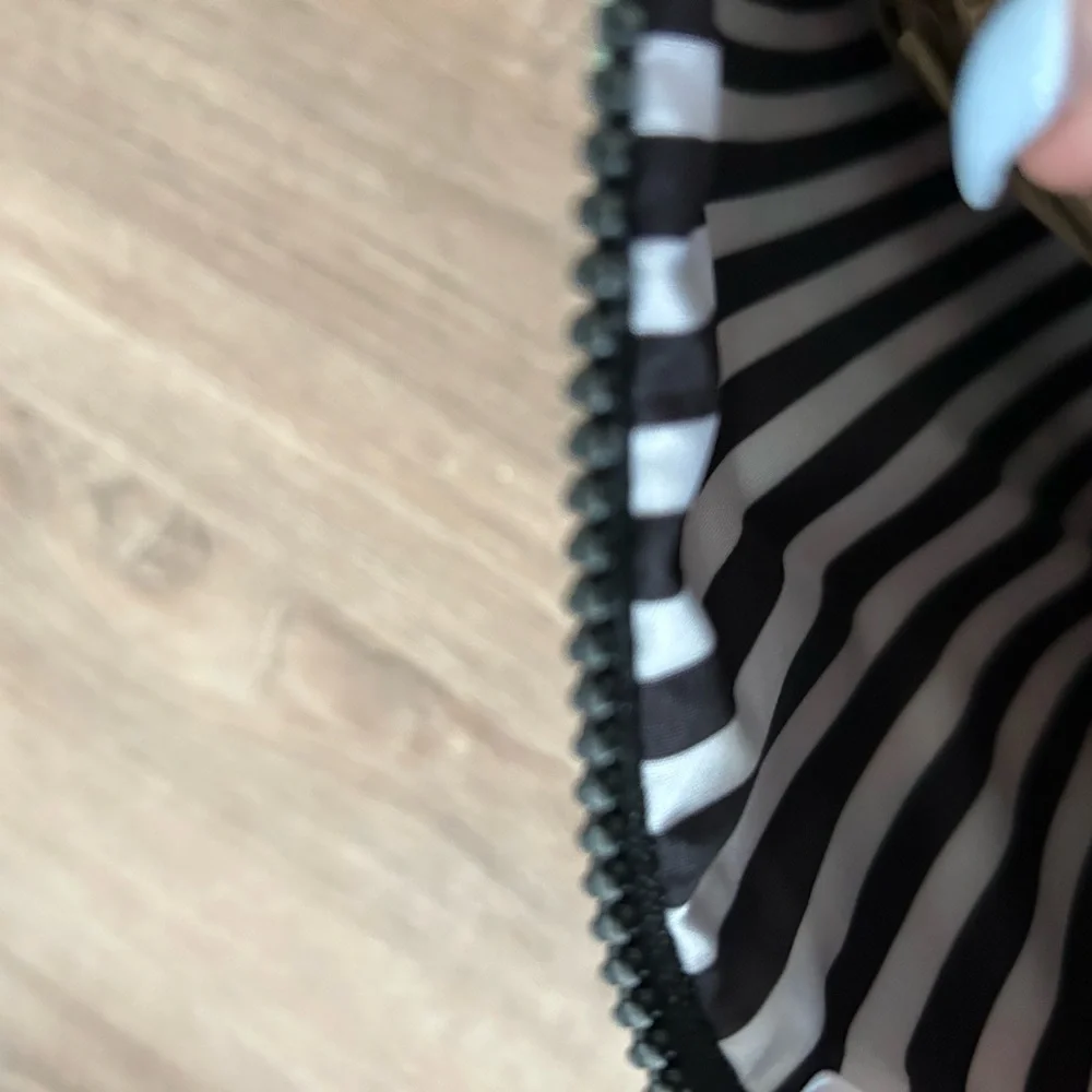 Marc Tetro NWT Floral Dog Print Cosmetic Pouch - Picture 4 of 7